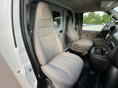 New 2025 GMC Savana 3500 w/ Power Convenience Package image 57