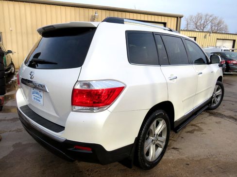 Used 2012 Toyota Highlander Limited w/ Tow Pkg image 4