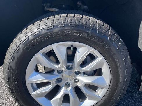 Used 2019 Chevrolet Silverado 1500 Custom w/ Custom Value Package image 20