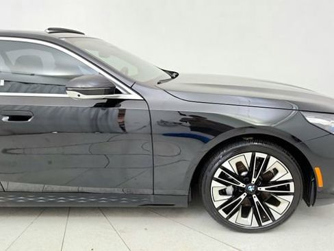 Used 2026 BMW 530i RWD image 3