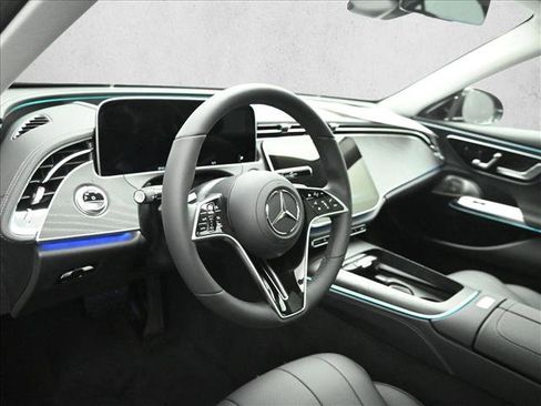 New 2026 Mercedes-Benz E 350 4MATIC Sedan image 10