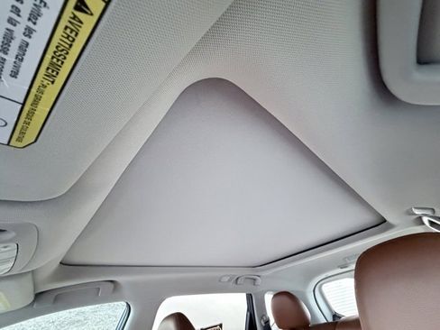 Used 2017 Nissan Rogue SL w/ SL Premium Package image 19