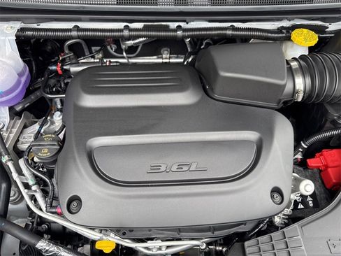 New 2026 Chrysler Voyager LX image 30