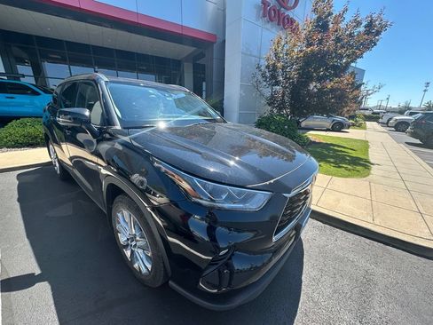 Used 2023 Toyota Highlander Limited AWD/4WD image 1