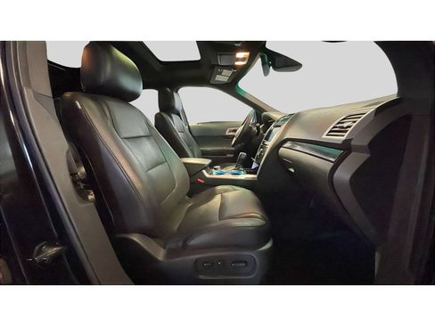 Used 2015 Ford Explorer Limited w/ Equipment Group 302A AWD/4WD image 19
