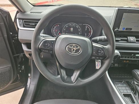 Used 2025 Toyota RAV4 LE image 17