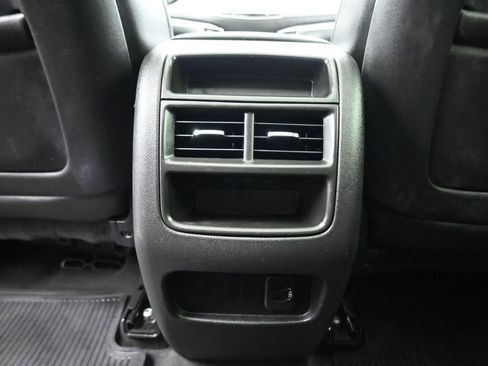 Used 2018 Cadillac XT5 Luxury image 33