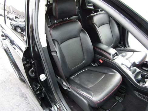 Used 2018 Dodge Journey GT image 31