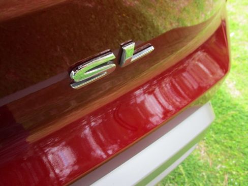 Used 2024 Nissan Pathfinder SL image 11