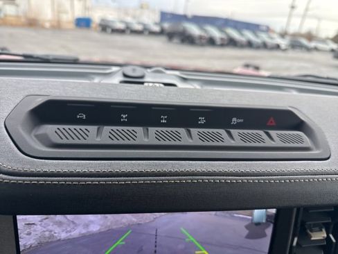 New 2025 Ford Bronco Badlands image 24