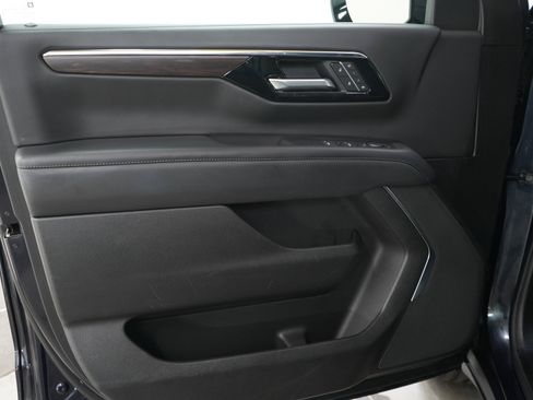 Used 2025 Chevrolet Tahoe Z71 AWD/4WD image 22