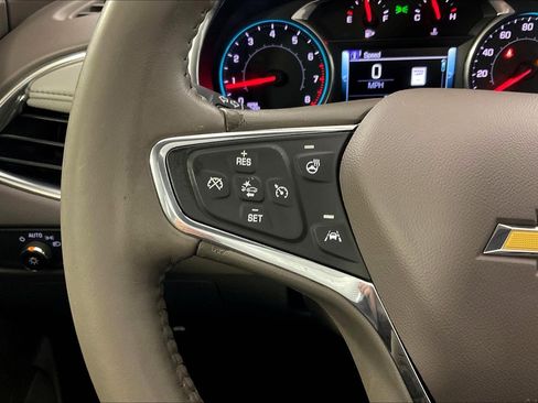 Used 2017 Chevrolet Malibu Premier w/ Driver Confidence Package FWD image 11