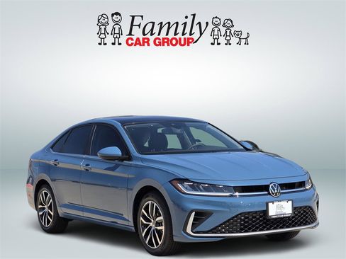 New 2026 Volkswagen Jetta SE image 2