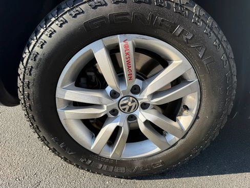 Used 2016 Volkswagen Tiguan S FWD image 28