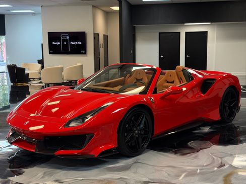 Used 2020 Ferrari 488 Pista Spider RWD image 18