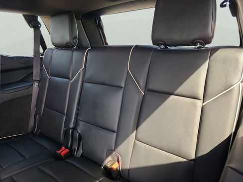 Used 2023 Cadillac Escalade Premium Luxury AWD/4WD image 11