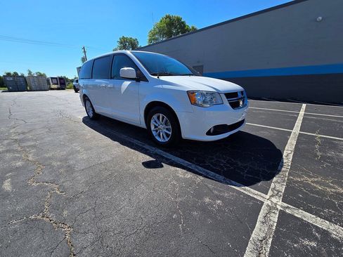 Used 2019 Dodge Grand Caravan SXT FWD image 10