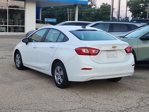 Used 2018 Chevrolet Cruze LS FWD image 2