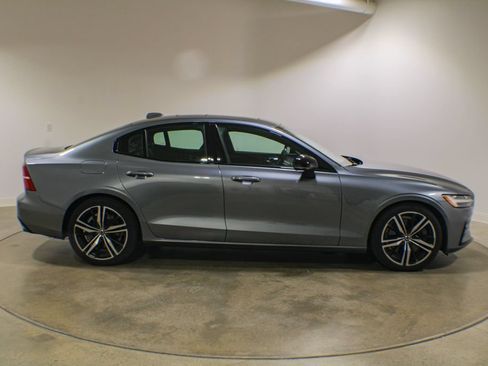 Used 2019 Volvo S60 T6 R-Design AWD/4WD image 6