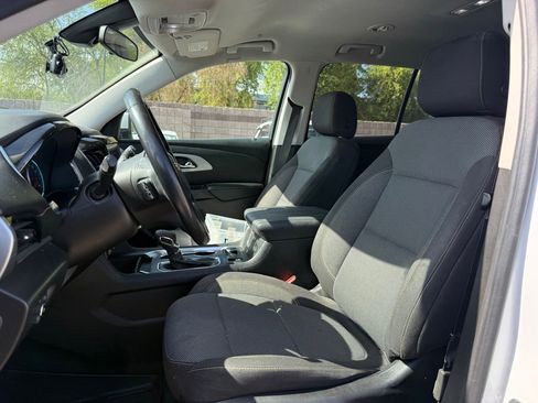 Used 2021 Chevrolet Traverse LT FWD image 13