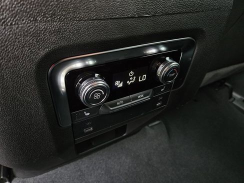 Used 2026 GMC Yukon AT4 w/ AT4 Preferred Package AWD/4WD image 18