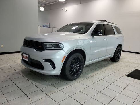 Used 2024 Dodge Durango GT image 3