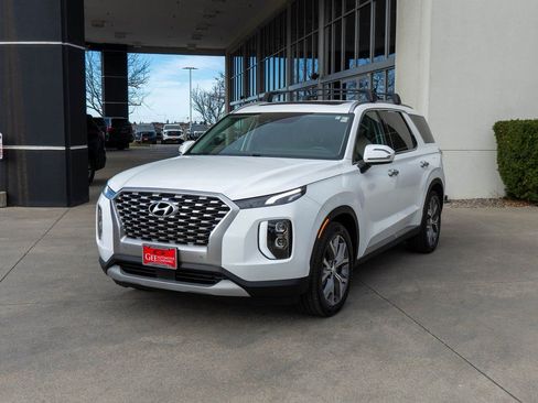 Used 2022 Hyundai Palisade SEL w/ Convenience Package image 3