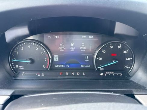 Used 2023 Ford Explorer XLT w/ Equipment Group 202A AWD/4WD image 14