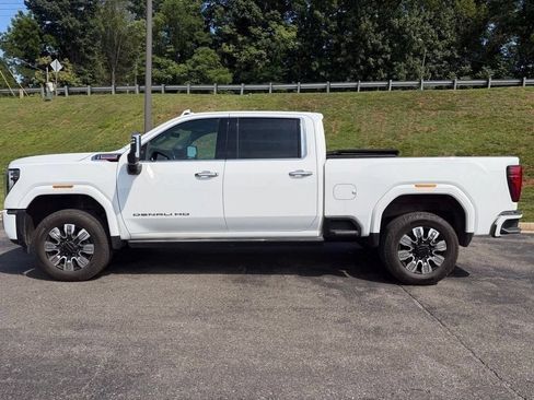 Used 2024 GMC Sierra 3500 Denali w/ Denali Reserve Package AWD/4WD image 4
