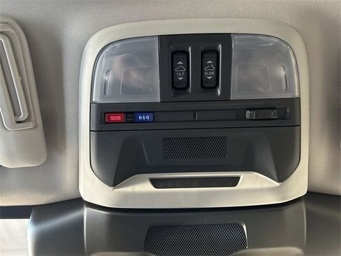 Used 2025 Subaru Crosstrek 2.0i Premium image 16