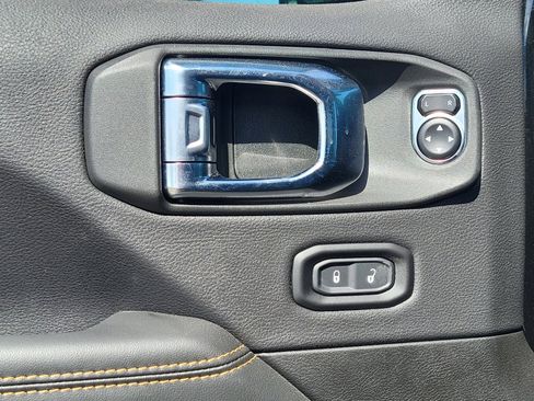 New 2025 Jeep Gladiator High Tide image 20