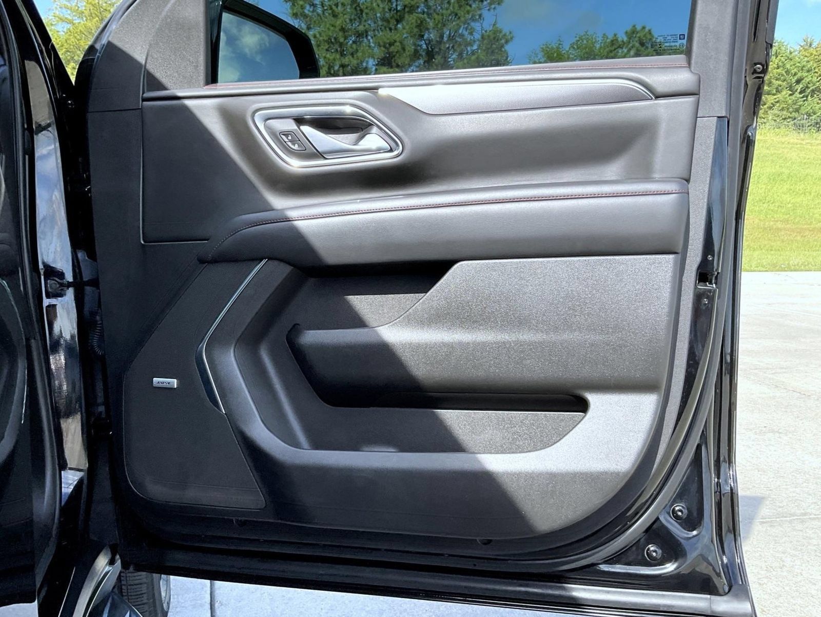 Used 2021 Chevrolet Suburban RST AWD/4WD image 17