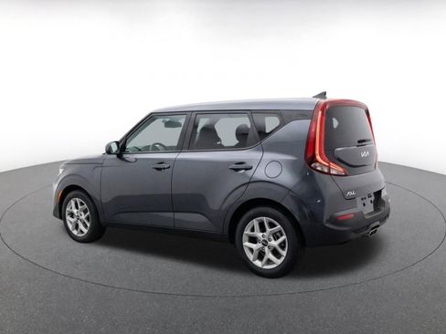 Used 2025 Kia Soul LX w/ LX Technology Package FWD image 7
