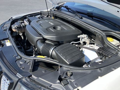 Used 2019 Jeep Grand Cherokee Altitude RWD image 34