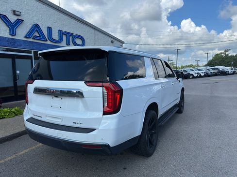 Used 2023 GMC Yukon XL SLT RWD image 4