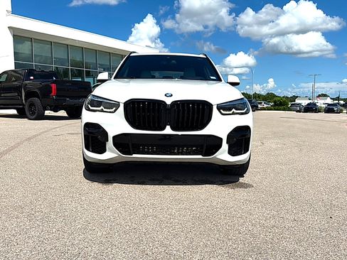 Used 2023 BMW X5 xDrive40i w/ M Sport Package AWD/4WD image 2