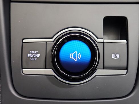 New 2025 Volkswagen Tiguan SE image 26