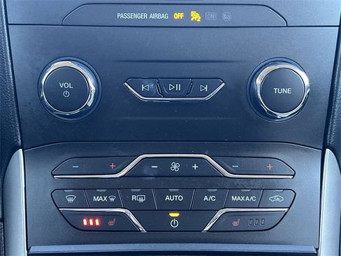 Used 2020 Ford Edge SEL w/ Convenience Package image 14