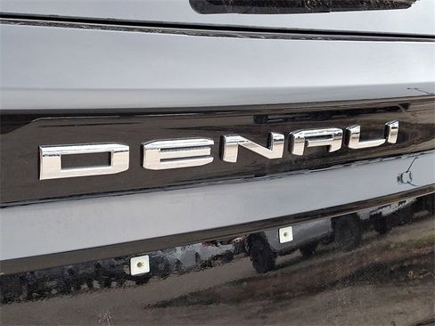 New 2026 GMC Acadia Denali Ultimate w/ LPO, Floor Liner Package image 19