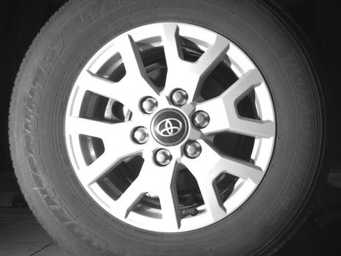 Used 2024 Toyota Tacoma SR5 AWD/4WD image 15