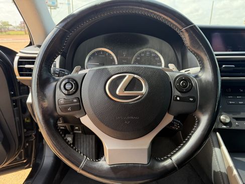 Used 2016 Lexus IS 200t RWD image 34