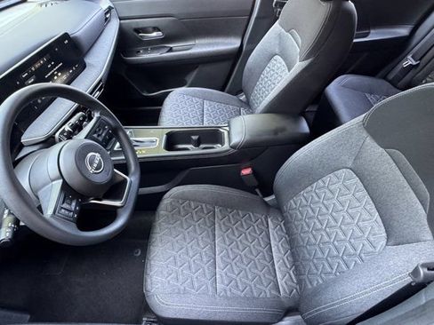 Used 2025 Nissan Kicks SV AWD/4WD image 29