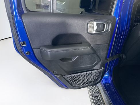 Used 2019 Jeep Wrangler Unlimited Sahara AWD/4WD image 24