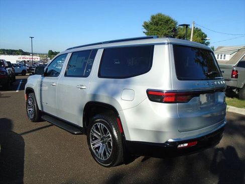Used 2025 Jeep Wagoneer 4WD w/ Mopar Step-Up Package image 4