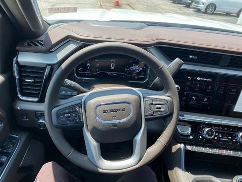 New 2025 GMC Sierra 2500 Denali w/ Denali Reserve Package image 17