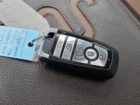 Used 2023 Ford Explorer King Ranch w/ Technology Package image 34