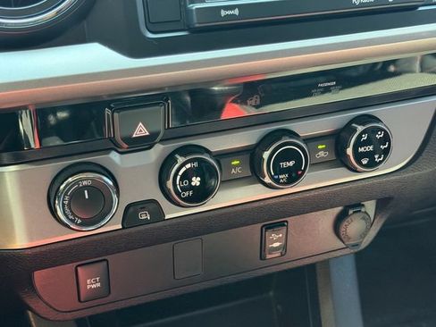 Used 2017 Toyota Tacoma SR5 w/ Tow Package AWD/4WD image 23