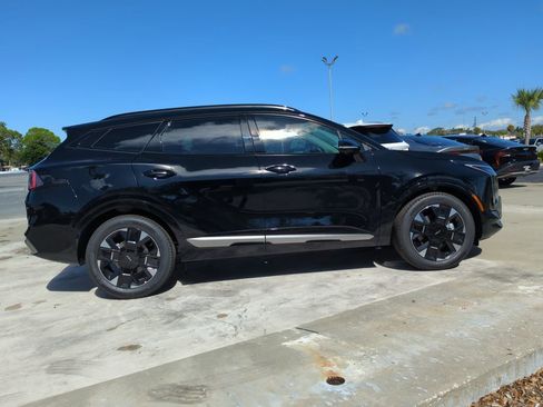 New 2026 Kia Sportage SX FWD image 9