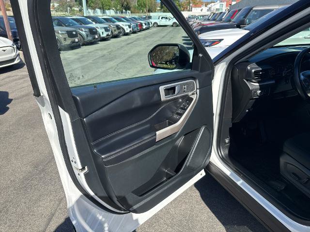 Certified 2022 Ford Explorer XLT RWD image 7