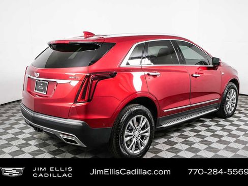 Used 2022 Cadillac XT5 Premium Luxury w/ Technology Package AWD/4WD image 3